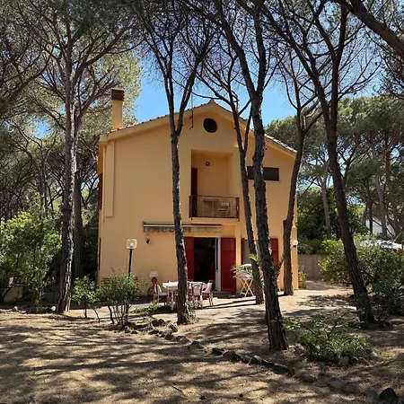 Holiday home 50m From A Stunning, Exclusive Coastal - 4 Bedrooms House