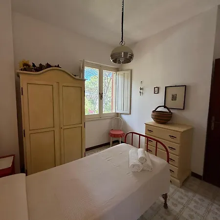 Holiday home 50m From A Stunning, Exclusive Coastal - 4 Bedrooms House