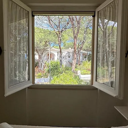 50m From A Stunning, Exclusive Coastal - 4 Bedrooms House Casa vacanze *