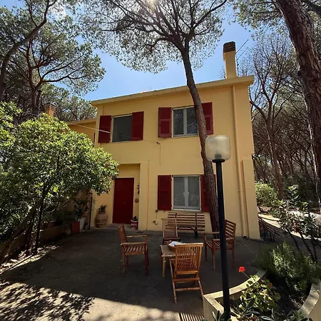 Feriehus 50m From A Stunning, Exclusive Coastal - 4 Bedrooms House