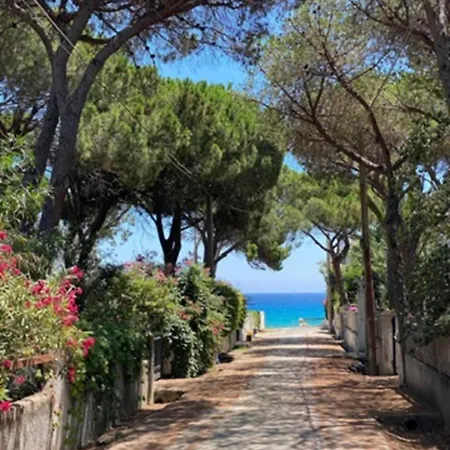 Felicity - 50m From A Stunning, Exclusive Coastal - 4 Bedrooms House Сasa de vacaciones *