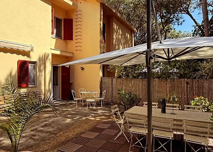 50m From A Stunning, Exclusive Coastal - 4 Bedrooms House Дом отдыха