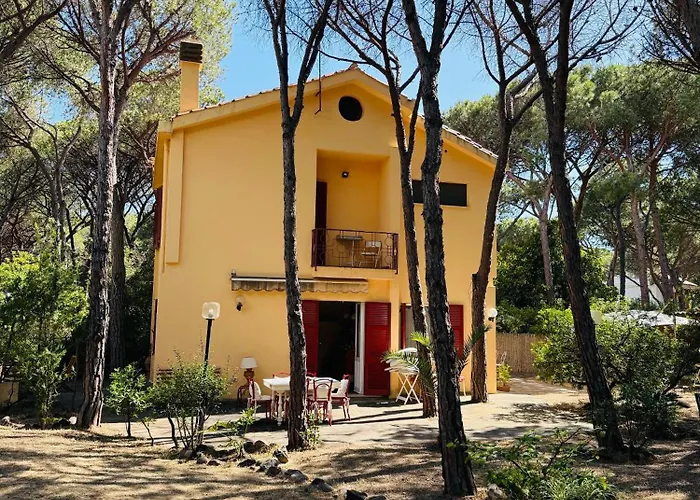 50m From A Stunning, Exclusive Coastal - 4 Bedrooms House *